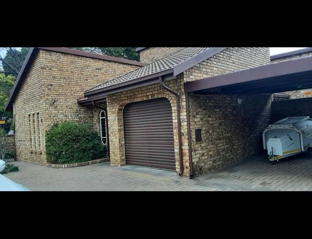 3 BEDROOM TOWNHOUSE FOR SALE IN GLEN MARAIS